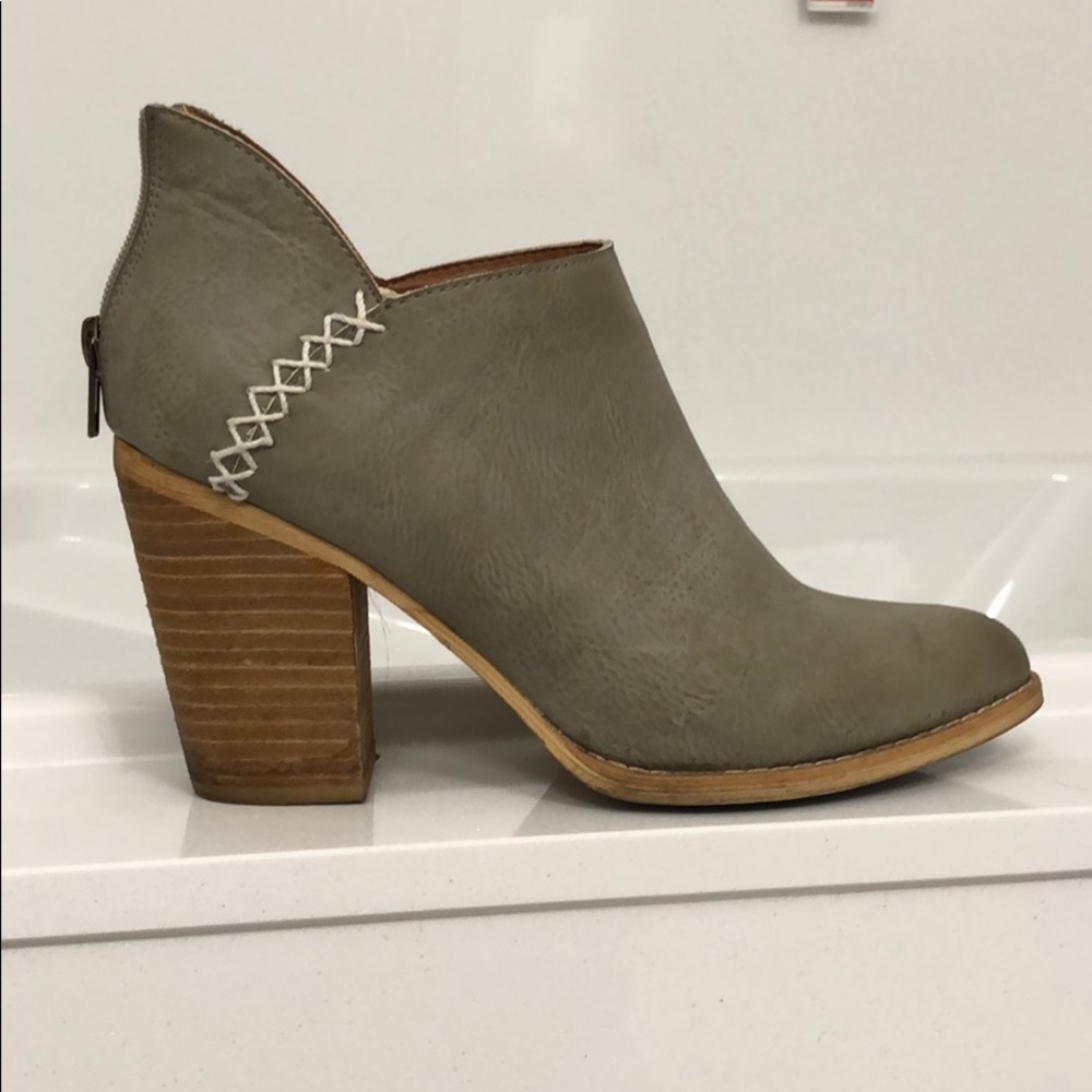 Mimi booties. Color: stone. Size 8.5.